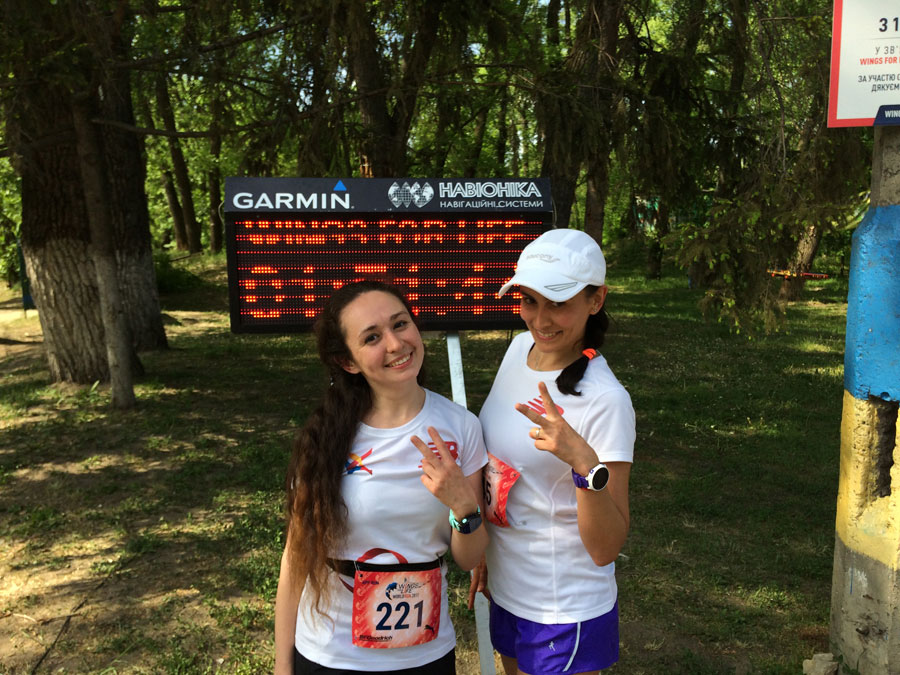 Участницы команды Garmin Лена Симоненко и Вера Луценко на Wings For Life World Run
