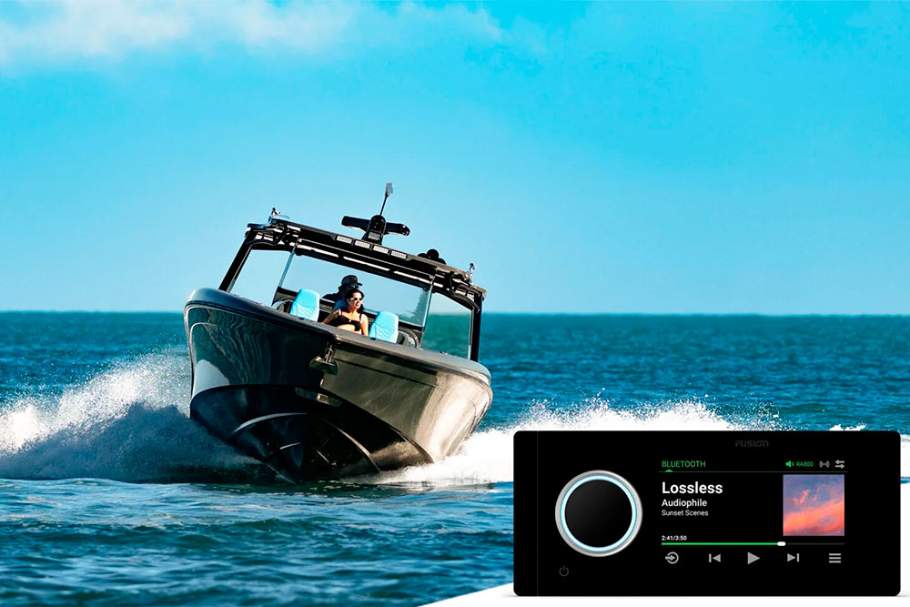 Garmin представляє флагманську морську стереосистему Apollo RA800