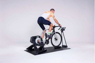 Garmin та Zwift оголосили про розширену інтеграцію для велотренажерів Tacx NEO 2T і Tacx NEO 3M