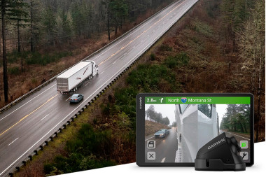 Інноваційна система камер Garmin dēzl DualView забезпечує чіткий огляд навколо вантажівки 