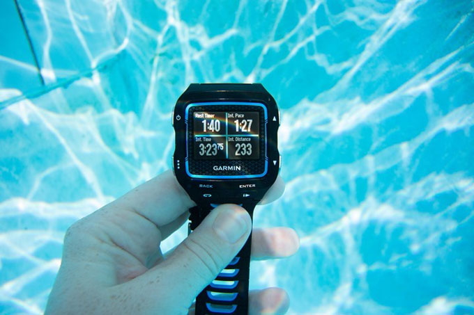 Спортивные часы для мультиспорта forerunner 920XT. Режим "Плавание"