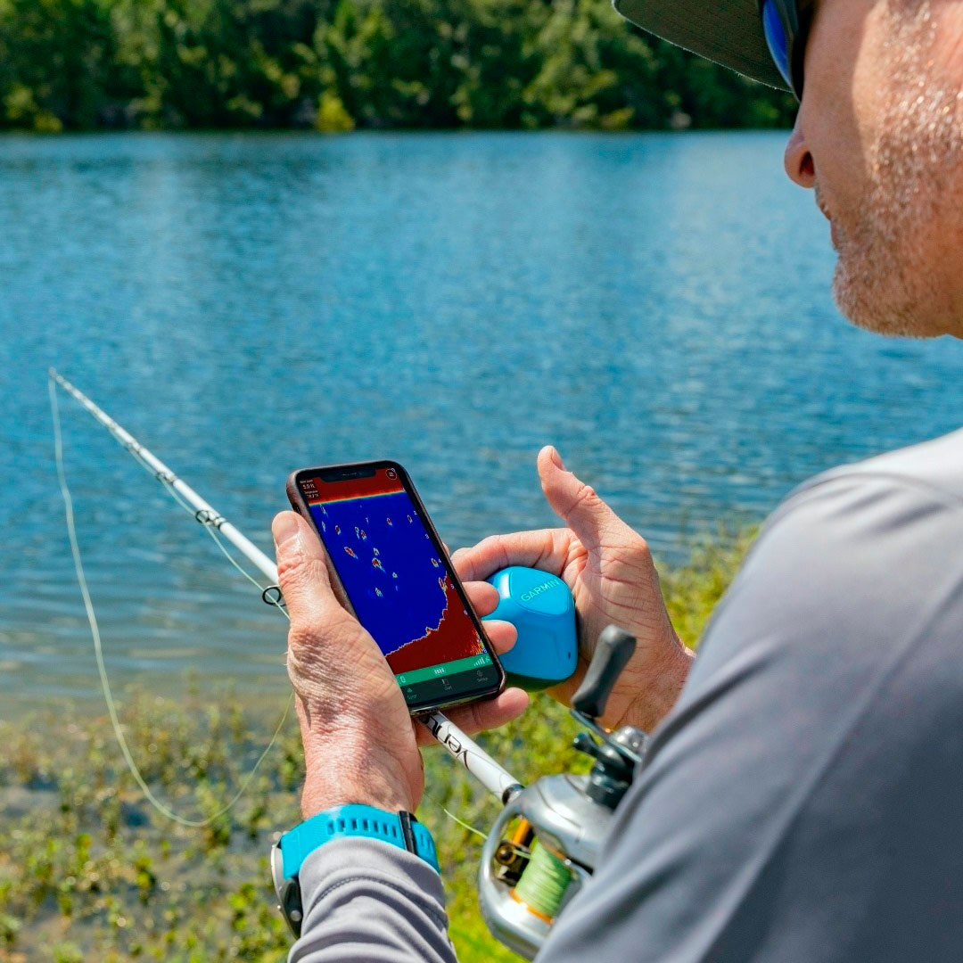 Хочете знати, де ховається велика риба? Компактні закидні ехолоти STRIKER™ Cast та STRIKER™ Cast GPS покажуть вам точне місце її розташування