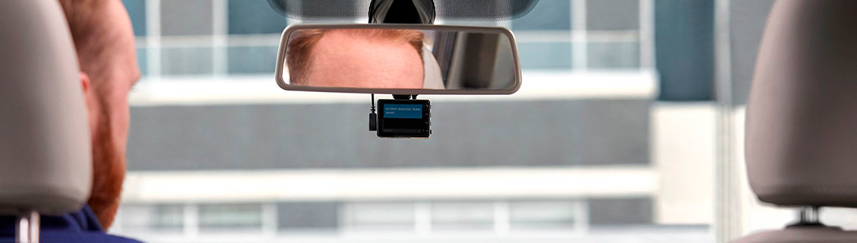 Розширені повідомлення для водіїв у відеореєстраторі Garmin Dash Cam