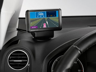«Click & Ride» - автомобильный навигатор от Garmin для Volkswagen