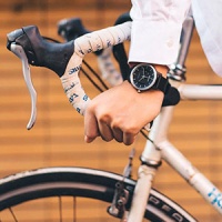 Розпродаж фітнес-годинника vivomove Sport зі спортивним браслетом
